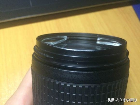相机镜头镜片卡死了怎么卸下来,镜头摔了取不下来怎么办