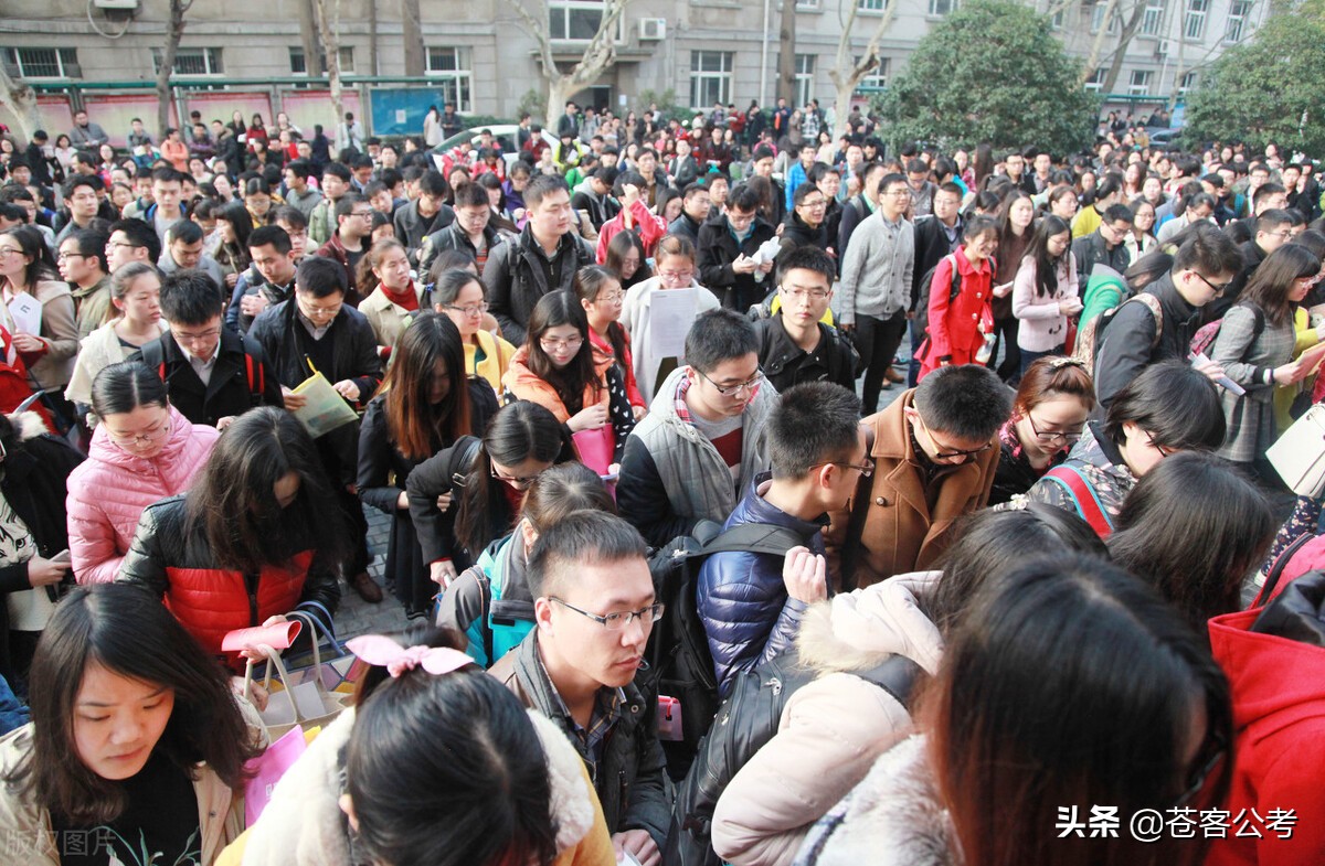 公务员提拔和晋升,工作轻松工资高的事业单位有哪些