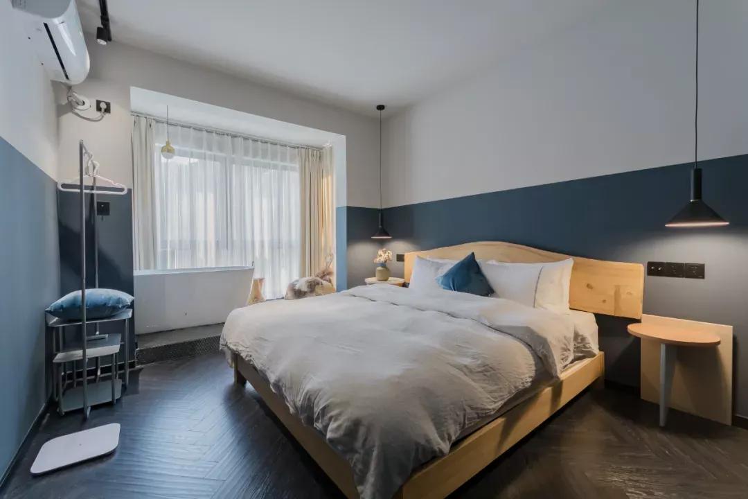 卧室带开放式阳台,卧室带阳台太大如何利用