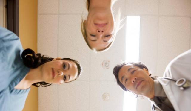 哑铃推举常出的错误,哑铃推举做几组就力竭