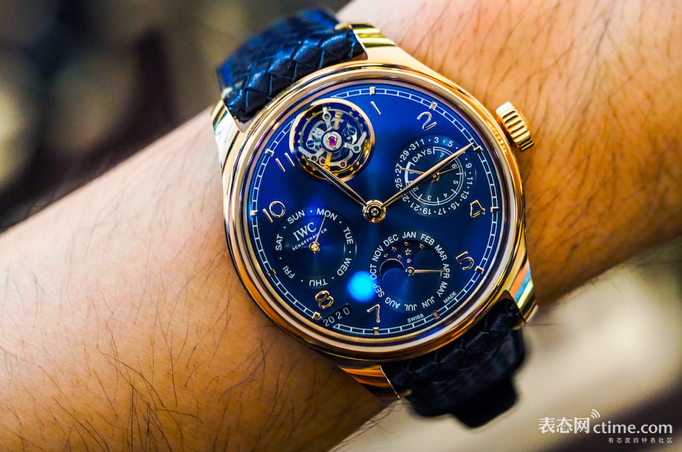 陈述一下IWC的“国籍”问题,因为江湖上老把它和“德表”挂钩