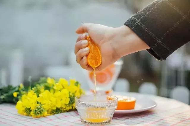 10000块能做点什么,10000块钱能做什么