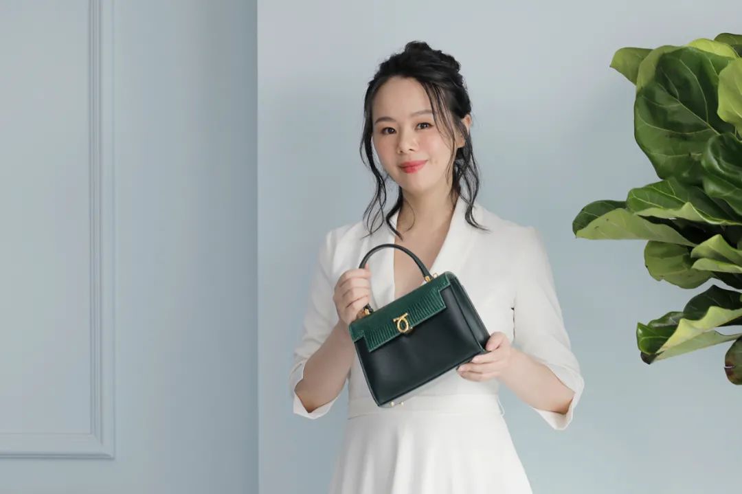 英国女王拿过的包包,英国伊丽莎白女王二世包包