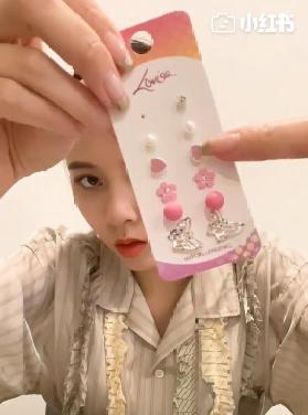 宋妍霏的潮流穿搭,宋妍霏一个被演技耽误的时尚博主