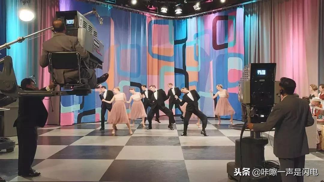 来认识一下宇宙第二时尚博主|5000件衣服只够穿一季