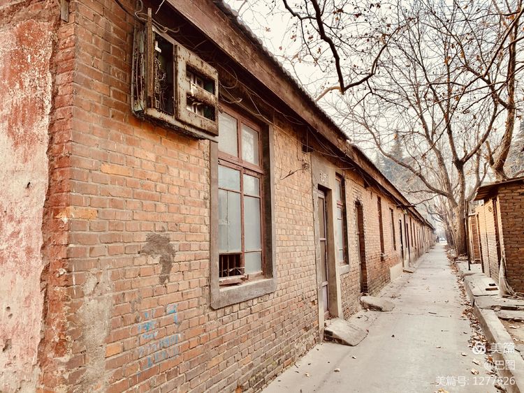 新安老家怀旧行，洛玻砂岩矿成为历史，洛阳水泥厂辉煌不再