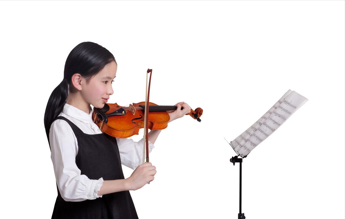 7岁女孩报兴趣班多了好吗,七岁女孩报什么兴趣班好