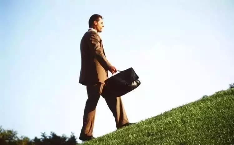 销售如何避开潜规则赢得客户,销售技巧记住永远不要先报价格