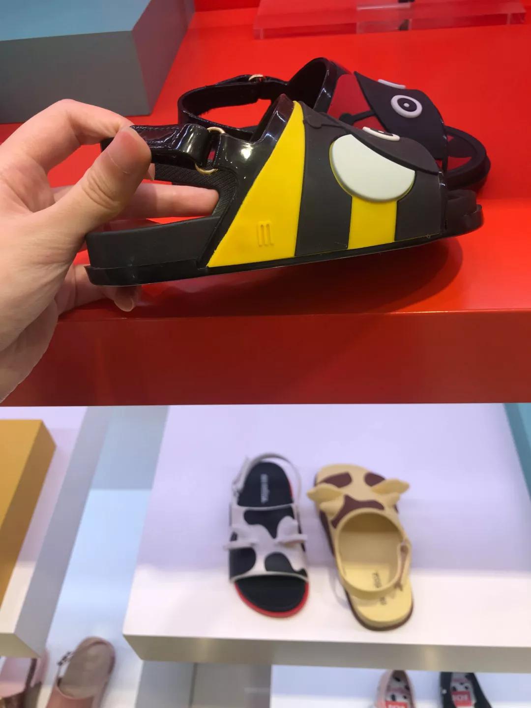 儿童凉鞋软底什么牌子好,儿童凉鞋哪种鞋底舒服