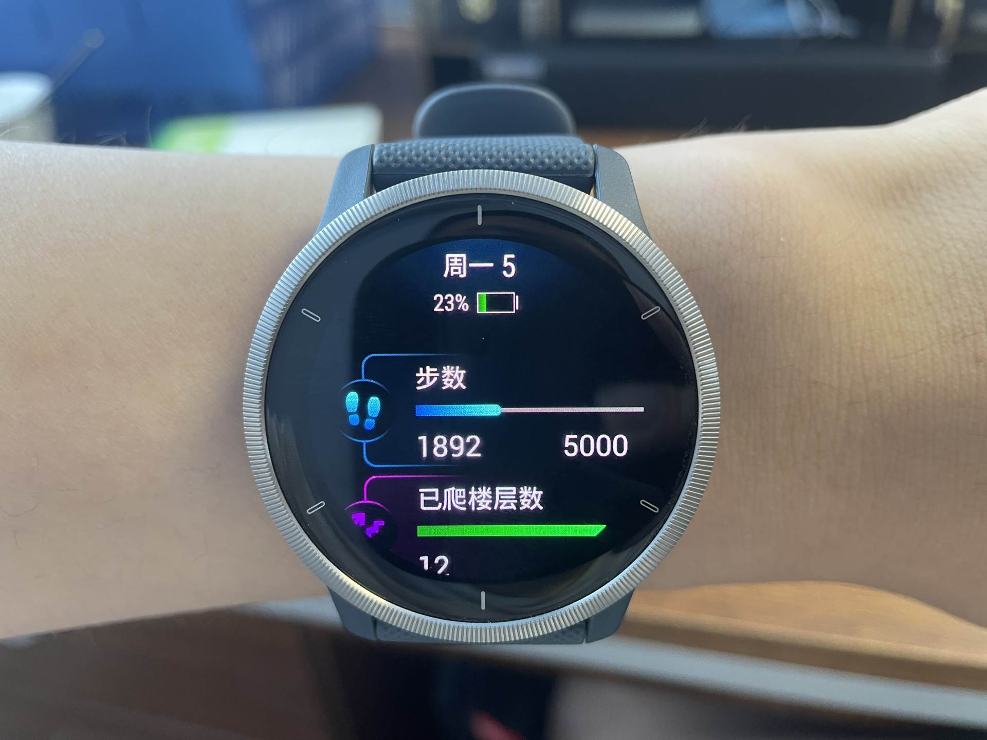 garminvenu2怎么设置表盘,garminvenu2如何开始跑步