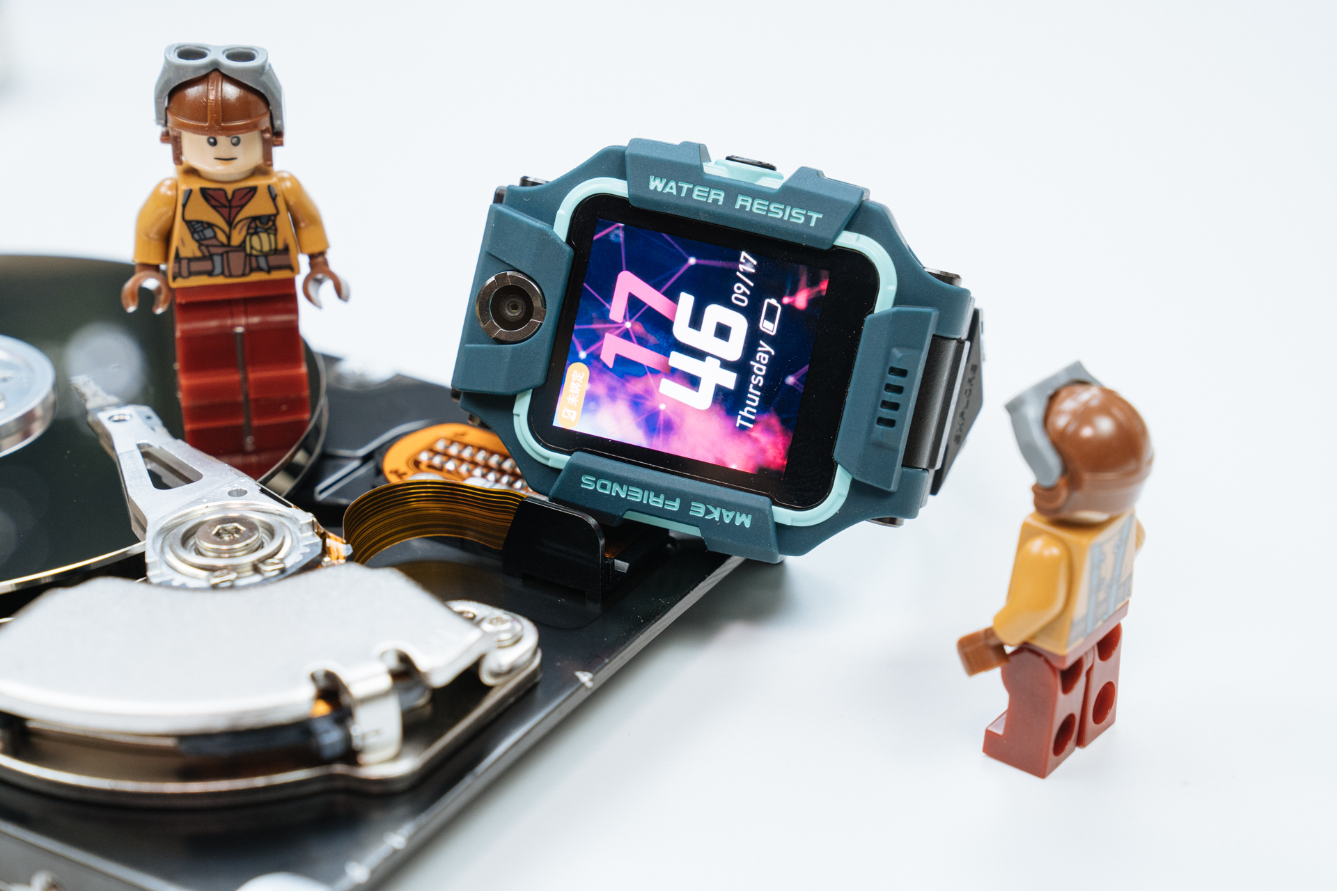 3608xs和小天才q1r手表哪个好,儿童手表360好还是小天才好