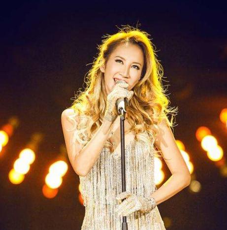 45岁天后李玟发文,李玟曾有过6段失败恋情