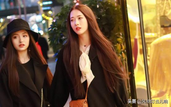 当初那个一夜爆火的“成都小甜甜”，引众多富豪表白，现状如何？