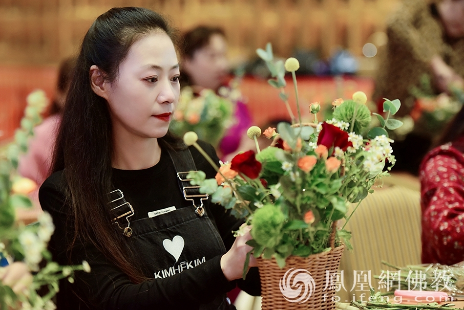 遇见插花之美：湖北黄石慈光精舍佛前供花班开课