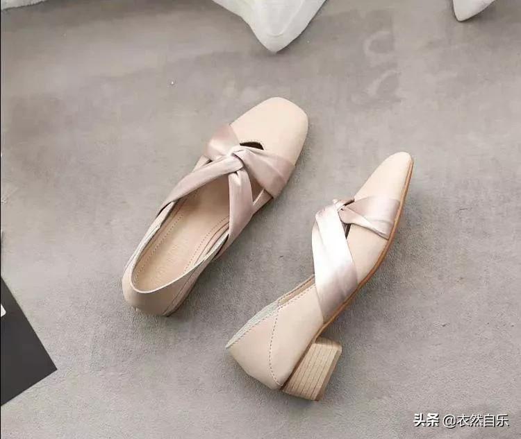 日系复古白色圆头鞋搭配,超级清新百搭的鞋款充满着高级感