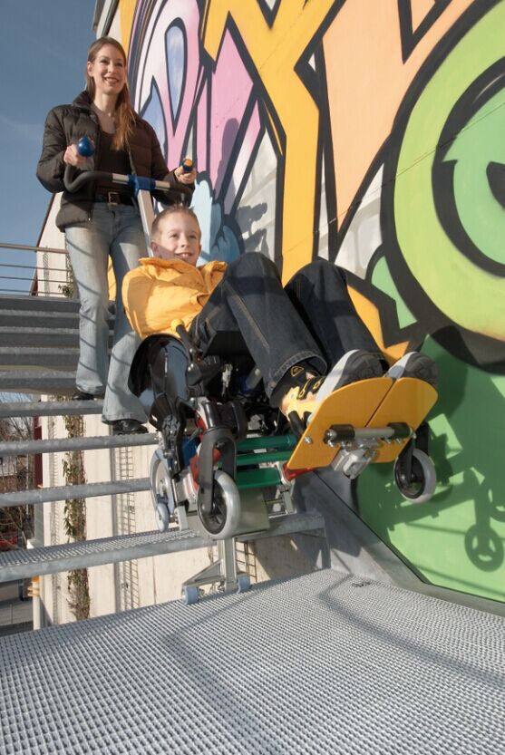 德国进口拉货爬楼机多少钱,德国爬楼机