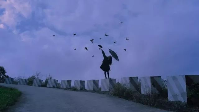 母亲亲手把儿子送进监狱背后原因,孩子被送进监狱爸爸后悔