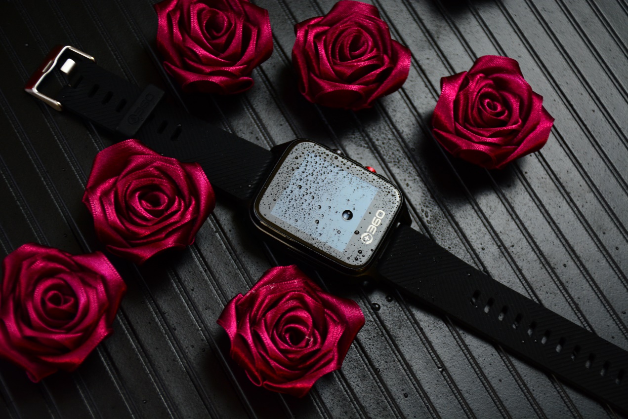 父母不来城里，只在老家，我用360手表Pro监测他们健康