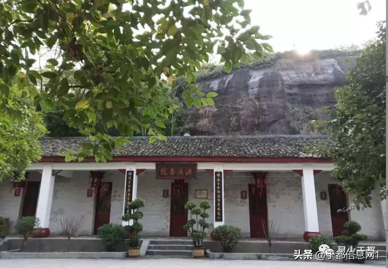 写罗田岩的作文,美文梵净山