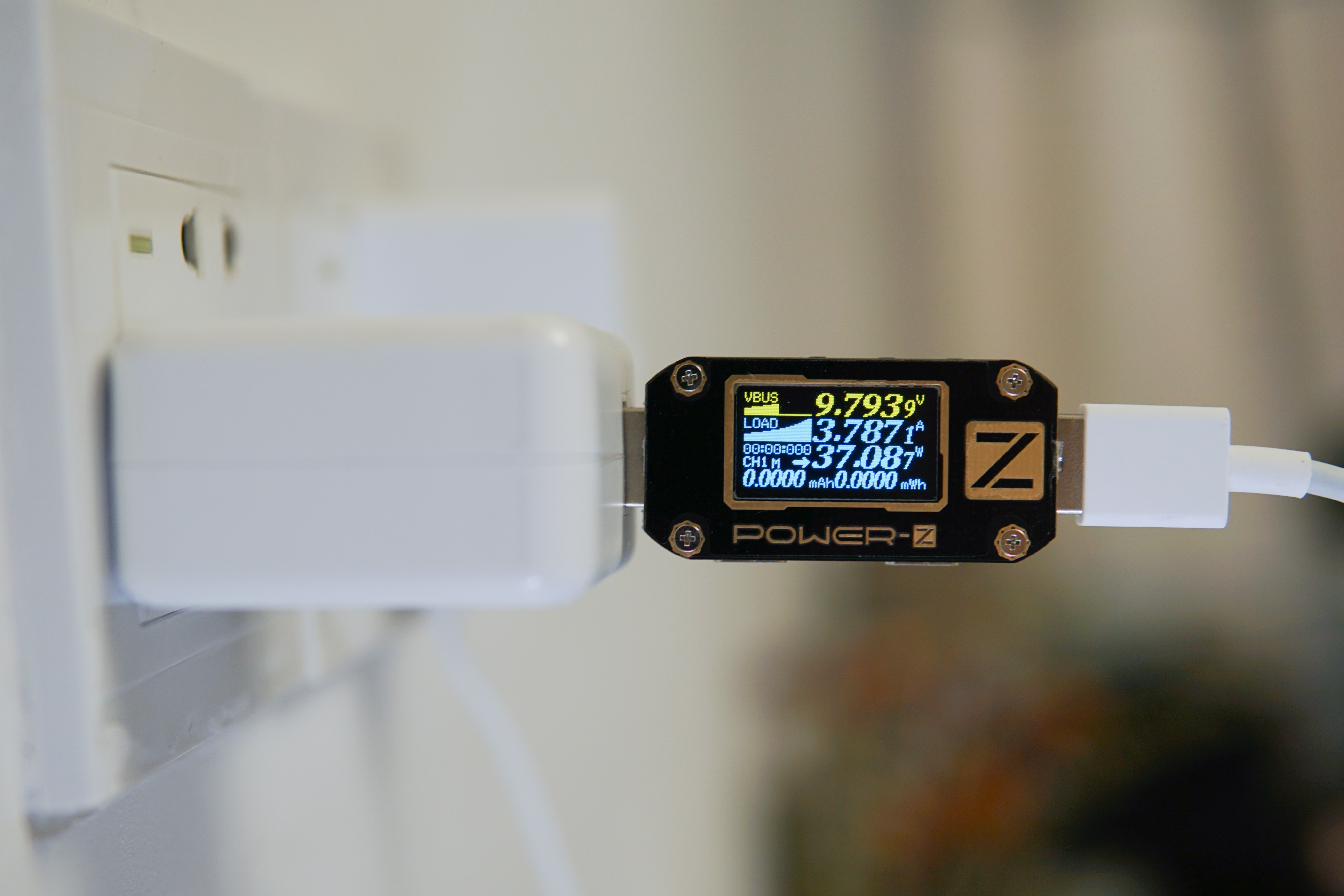 iQOONeo3是一款适合年轻人使用的手机,iQOONeo3评测