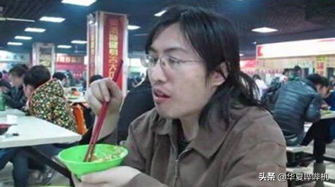 从学霸到网吧流浪汉，“大神7哥”是如何炼成的？