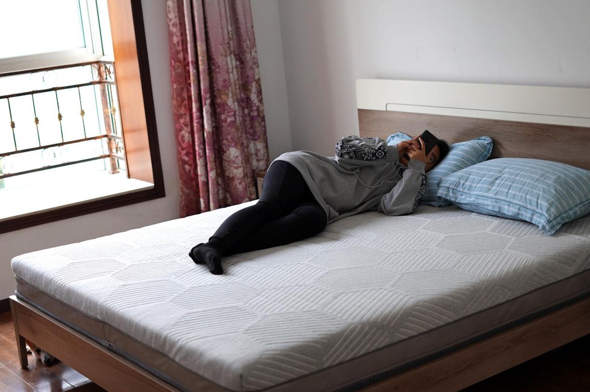 米粉亲自来验货售价两千多的8H金刚护脊乳胶床垫到底值不值