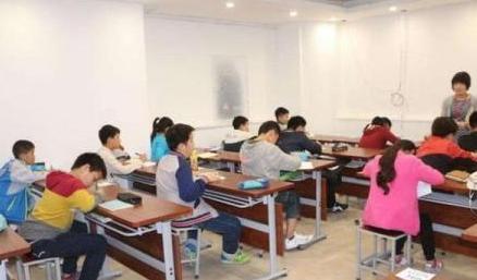 学生党暑假适合打什么工,学生暑假工适合做什么工作