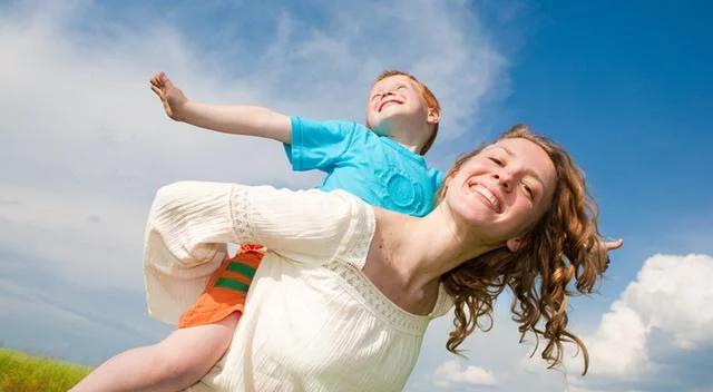 男子因女儿身高过高怀疑亲子鉴定,儿子长得像亲子鉴定结果不是亲生