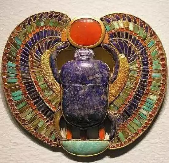 米老鼠戴帽子的图片 (米老鼠首饰是什么)