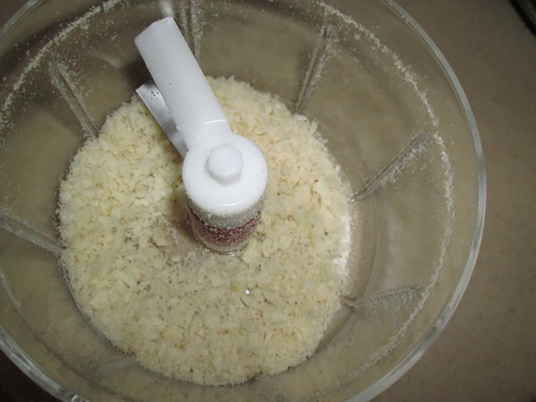 怎么用吐司做面包糠,用全麦面包制作面包糠的方法