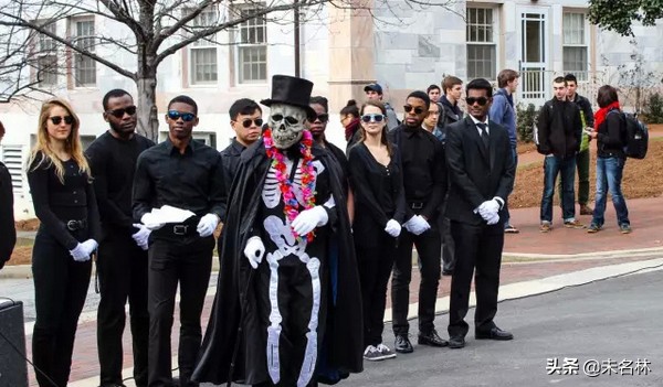 做得了学问,赛得了赛艇,还开得起派对,这样的世界名校太疯狂了