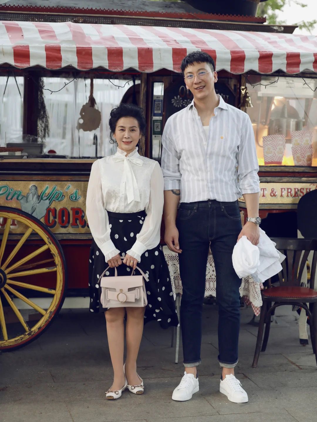 衬衫搭配半身裙优雅又时髦,衬衫搭配半身裙今夏这么穿超时髦