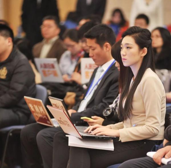 记者节是一个不放假的节日,不放假的记者节