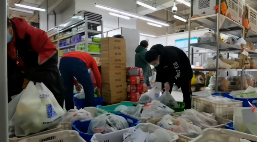 石家庄苏宁家乐福收银员：我在高风险一线保供应
