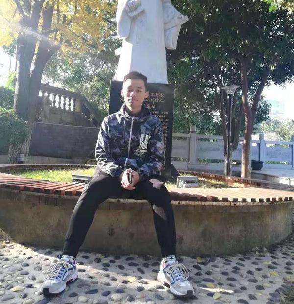 大学生可直接报考外交部公务员吗,大三遴选进入外交部好吗