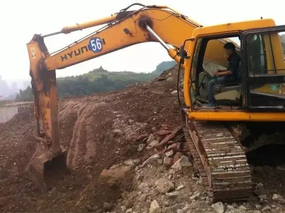 开挖掘机久了会有什么感觉,男生开挖掘机真的很累