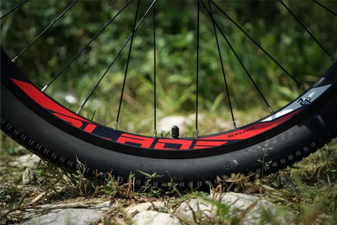 这抹“红”谁不爱?-UCC布雷德L实地测评