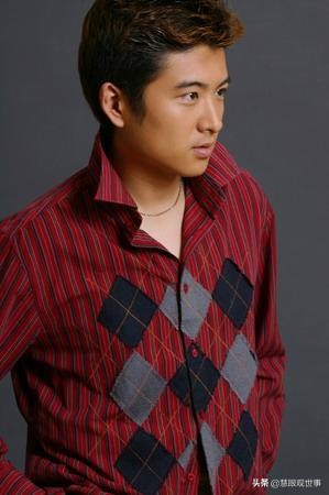 《侯卫东*场官**笔记》和《侯海洋基层风云》中的烧鸡公