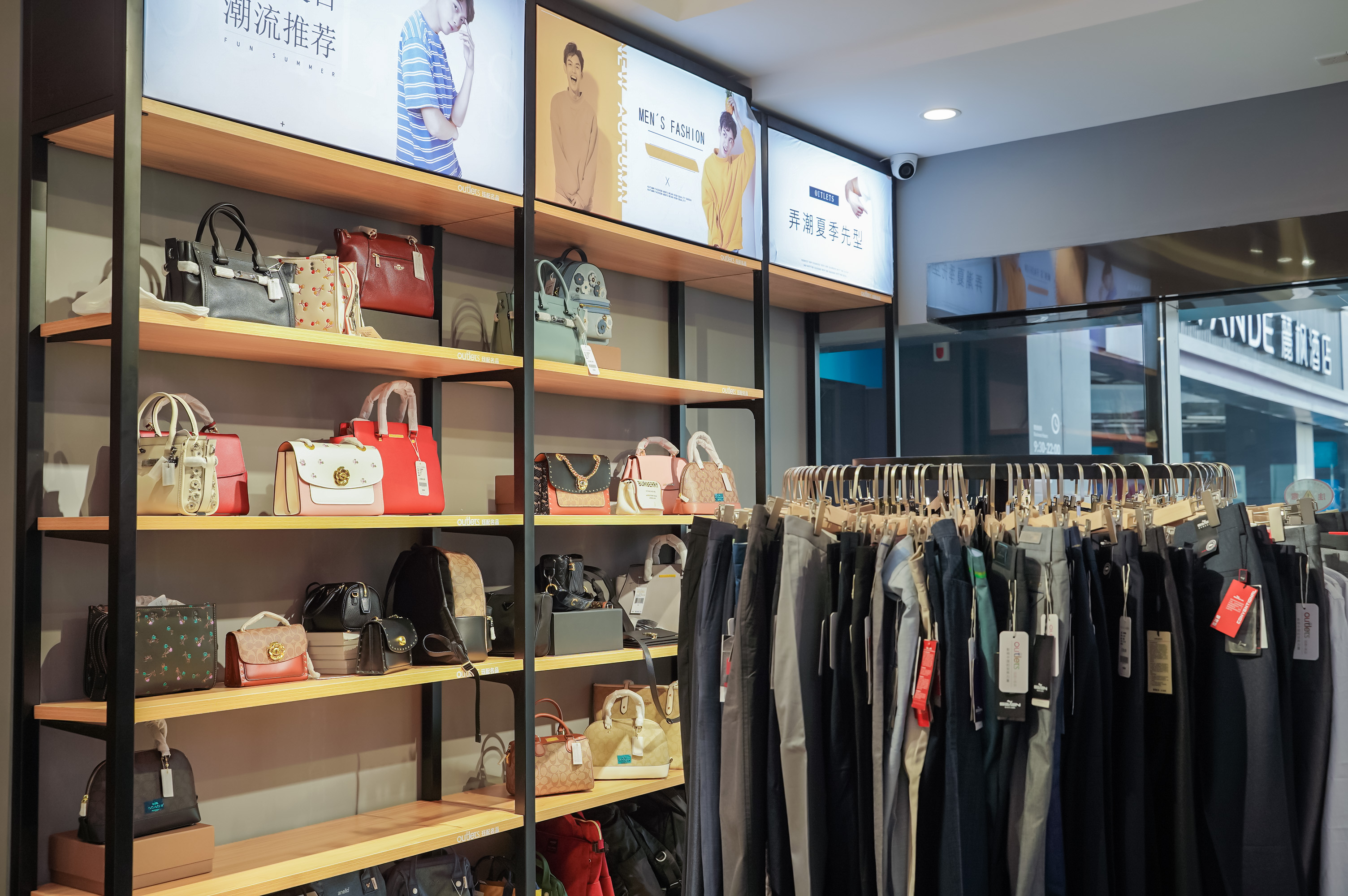 热烈祝贺非凡酒店隆重开业,热烈庆祝惠达灯城盛大开业