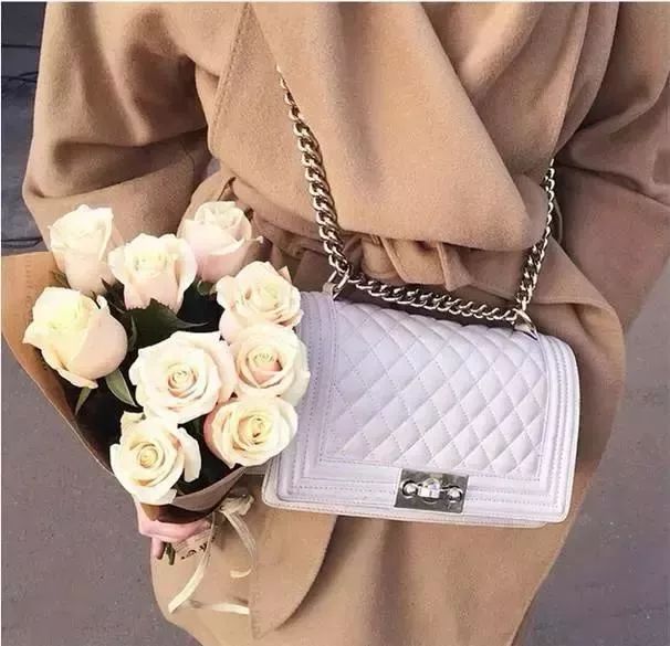 最近很流行的垃圾分类包包图片,垃圾包都有哪些