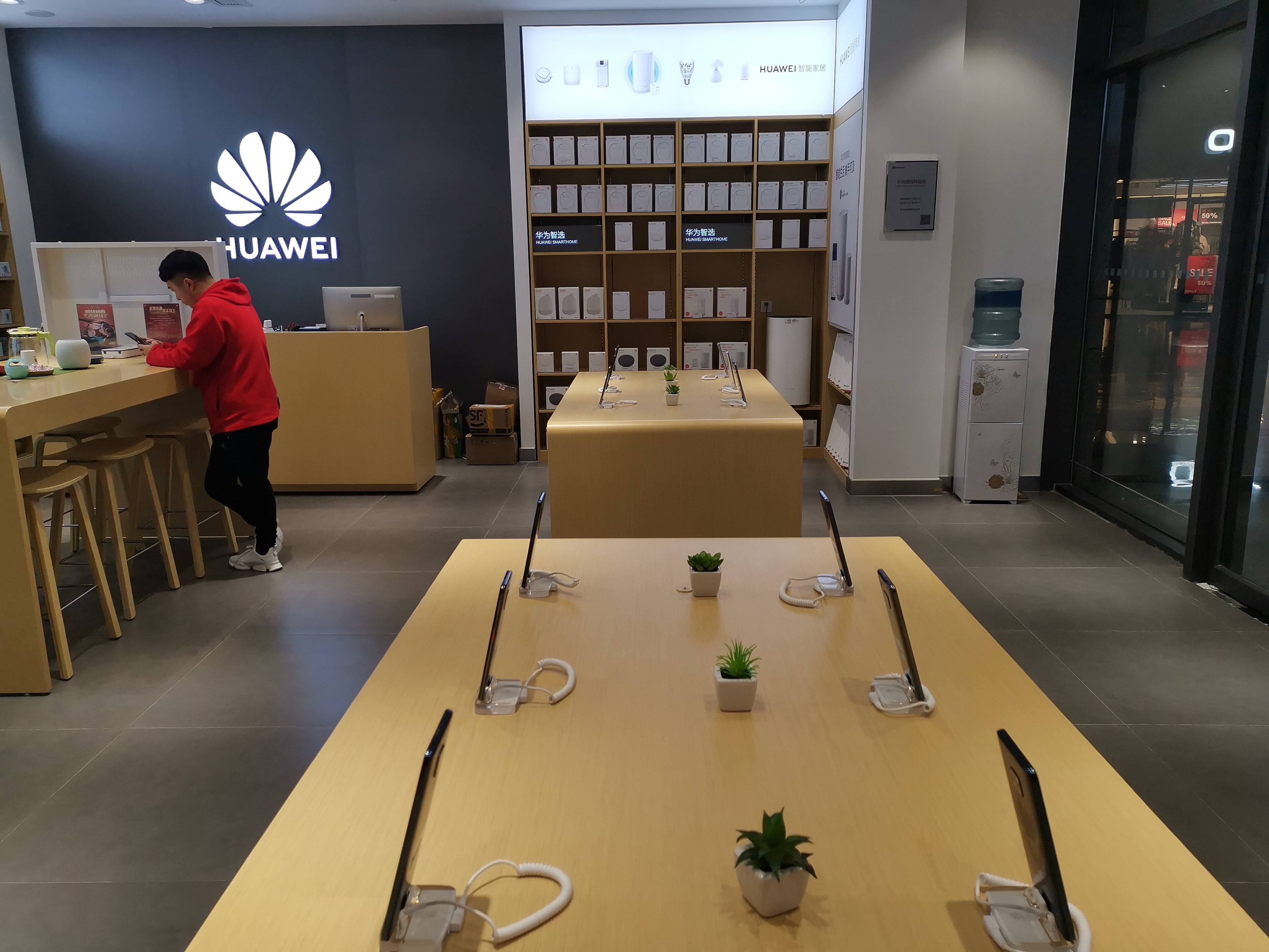 手机店为什么还没有生意,为什么手机店一直不会倒闭