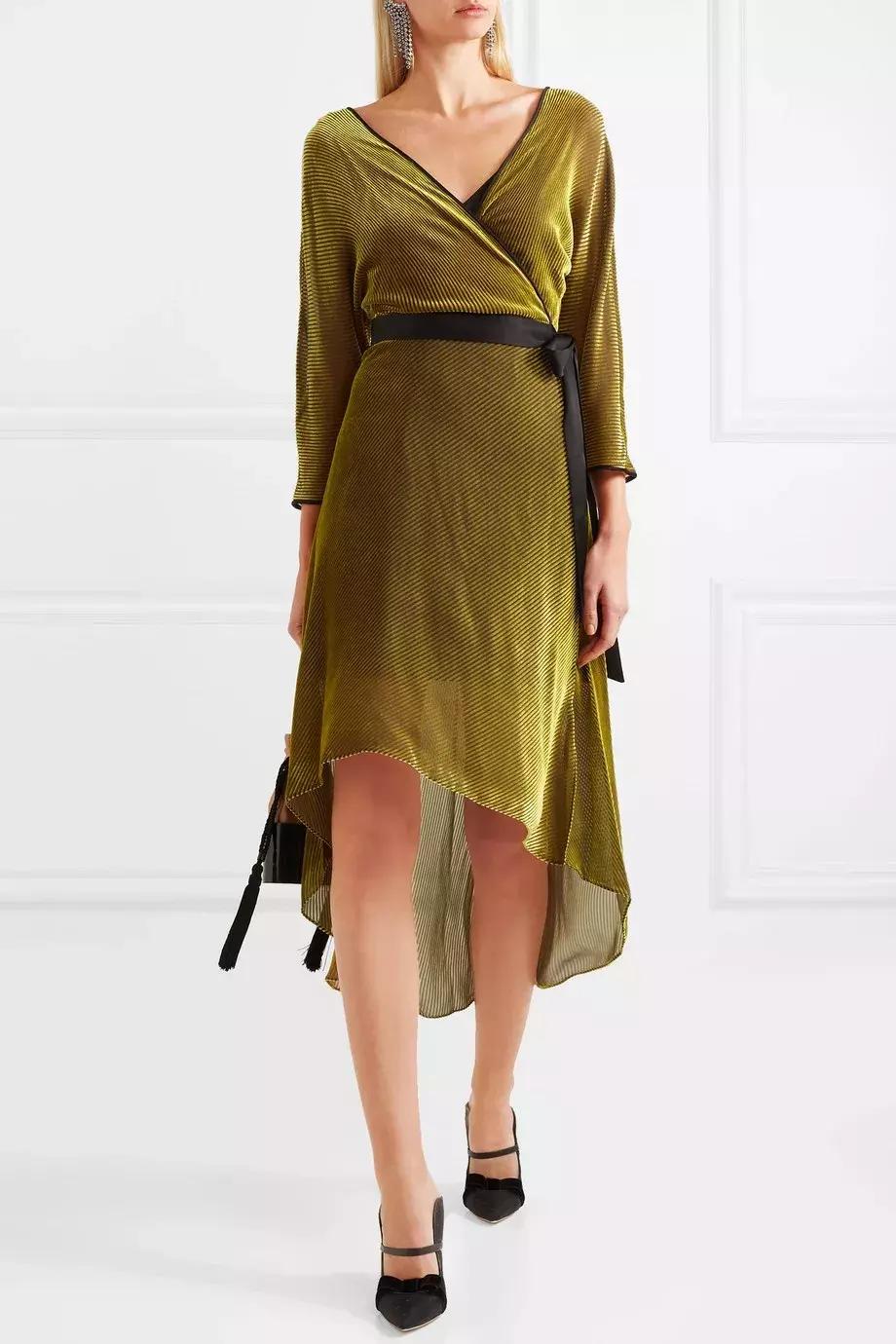 经典大衣的多种时髦穿法,裙摆大衣怎么穿好看