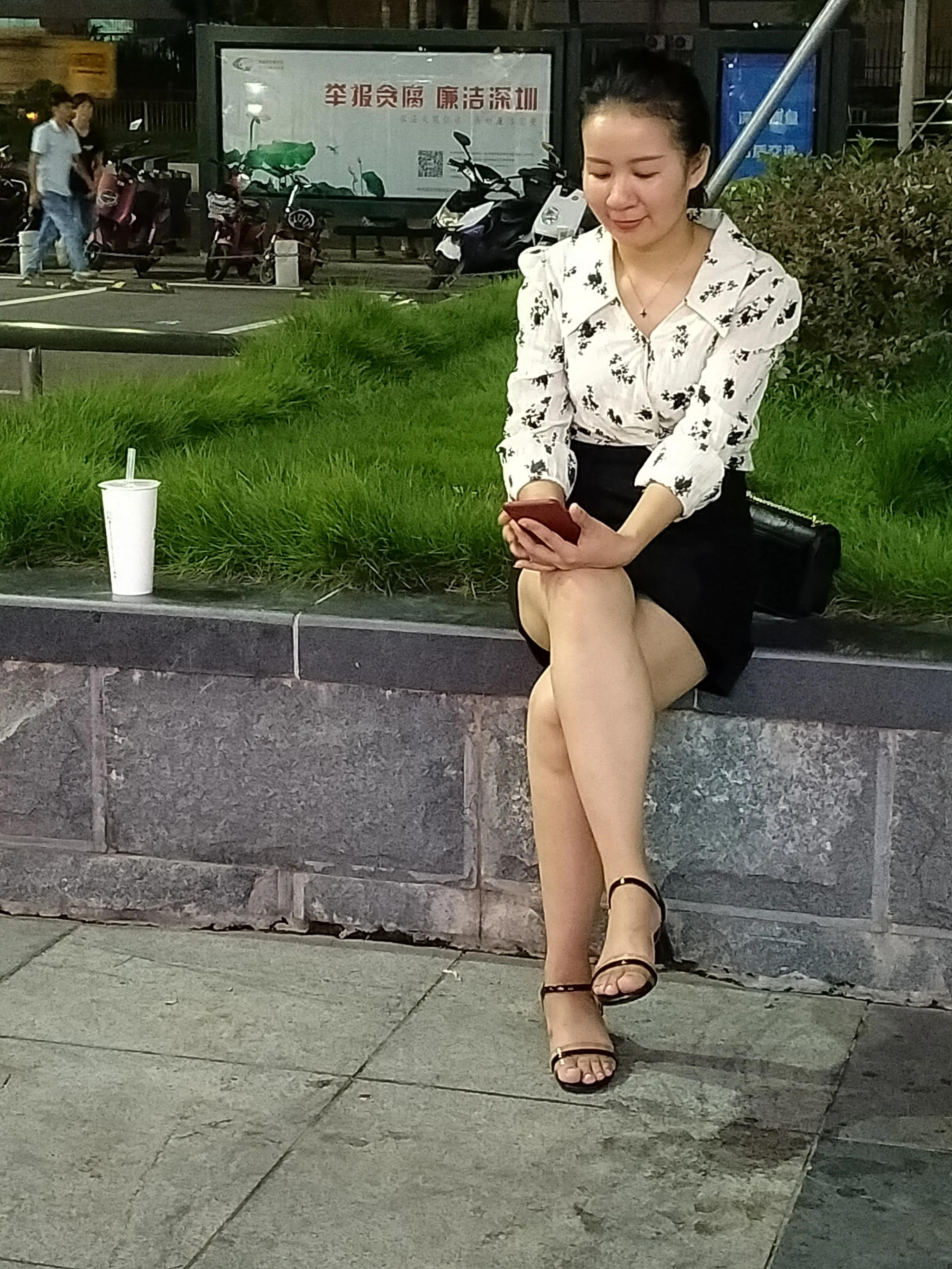 从小跟在我屁股后面的跟屁虫，她最后成了我的妻子