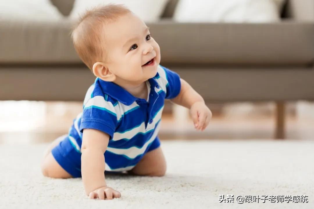 顺拐的人是不是大脑发育不健全,孩子走路不太正常