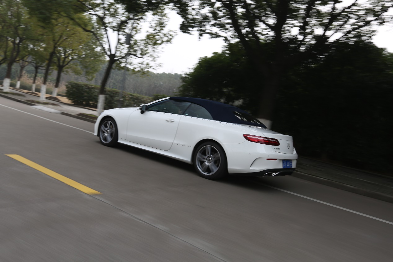 自有格调优雅随行试驾奔驰E2004MATIC敞篷轿跑