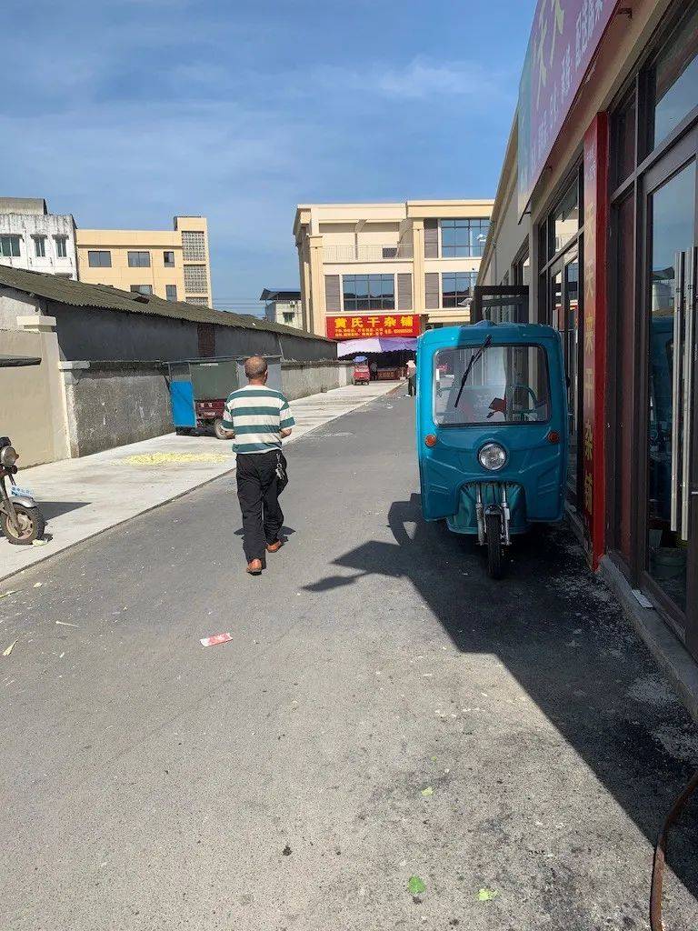 菜市场第一家服装店可以开吗,开在菜市场的服装店生意火爆