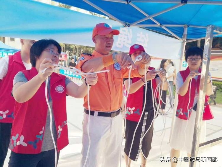 急救心肺复苏科普进社区,急救进医院视频