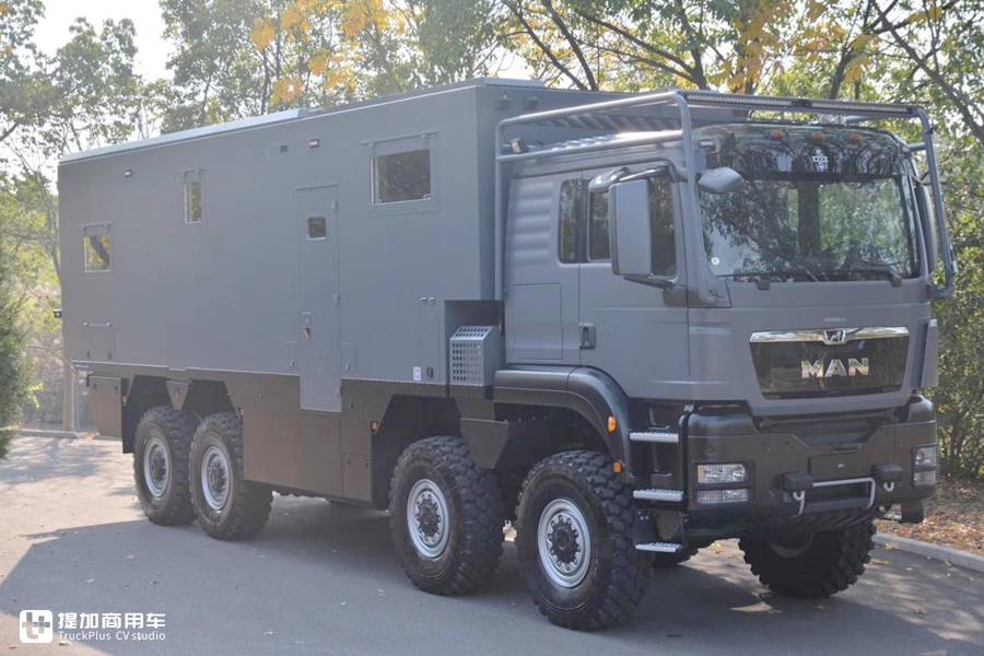 顶级越野房车8x8阿莫迪罗双层,移动的钢铁城堡