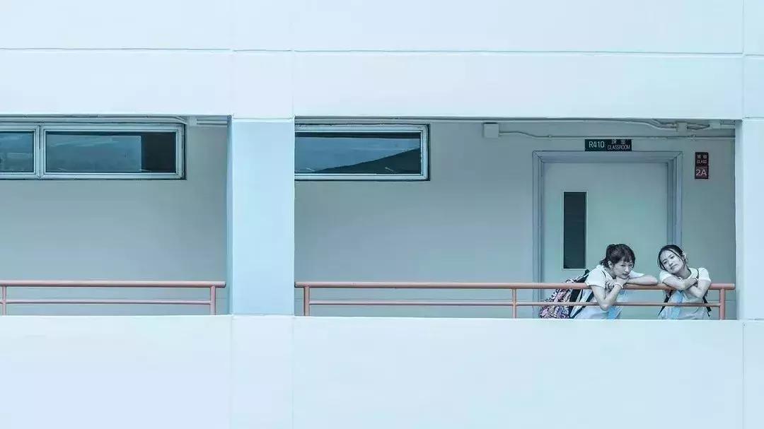 鍦ㄩ娓仛姘村,鍑虹敓鍦ㄩ娓敓娲诲湪骞夸笢