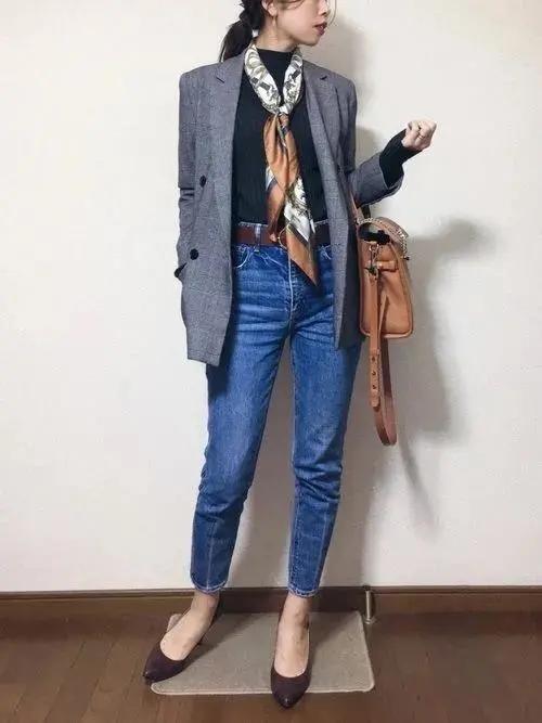 一条丝巾穿搭创意,一看就会的超简单丝巾时髦搭配